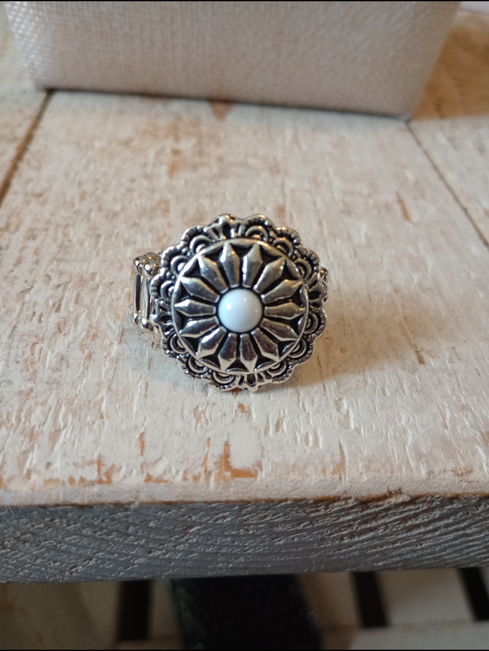 paparazzi Silver-Tone Floral Filigree Ring with White Center